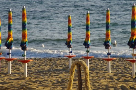 Estate 2019 Italia il paese delle “sòle” Si preannuncia 2.5 milioni di turisti in meno - 2019 “E-state” attenti alle Sòle!!